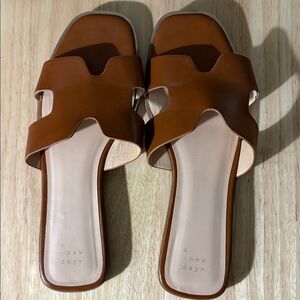 Nina wide width sandals, size 8.5W in cognac